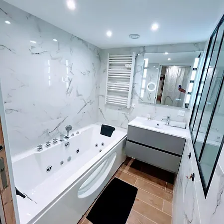 Avec Balneo Proche Apartmán